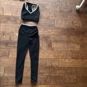 Black and White Sports Bra and leggings set